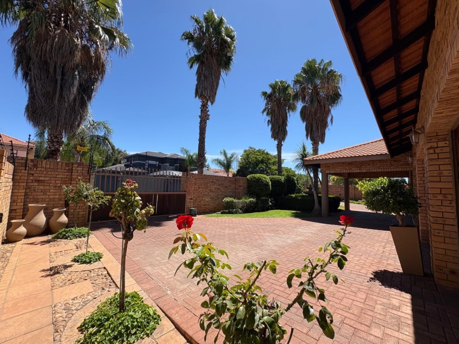4 Bedroom Property for Sale in Hillcrest Northern Cape